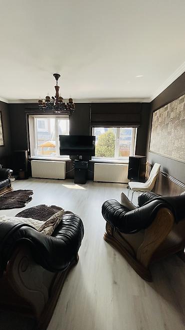 Продажа коттеджей и домов: Просторный двухэтажный дом с мансардой и готовой отделкой. Отличный — 1