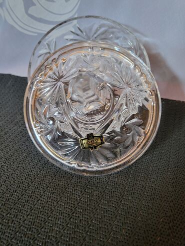 Kuhinjski setovi: Kristalna nova bombonijera Zajecar 70te. Bombonijera,kristal sa 3 — 8