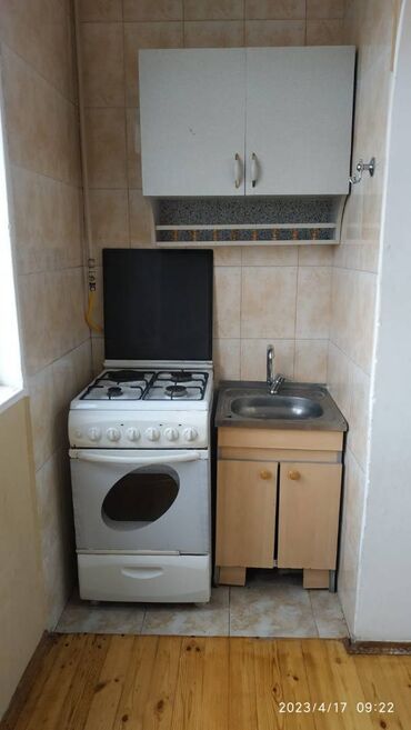 Uzunmüddətli kirayə mənzillər: Ev remontdan yeni cixib 4 ay boş qalib cemi. Ev esyasiz verilir, Su — 4