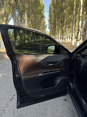 Toyota: Toyota Venza: 2021 г., 2.5 л, Вариатор, Гибрид, Кроссовер — 6