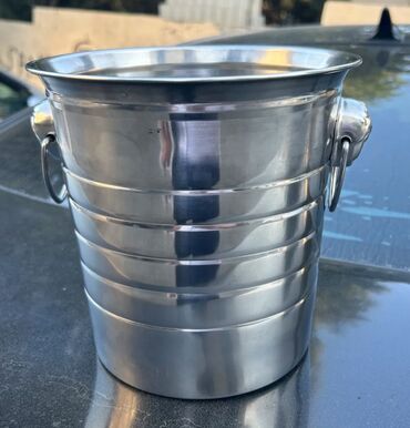 Digər dəstlər və servizlər: Paslanmayan buz vedrəsi satılır.Dondurma qabları satılır. Nerj — 6