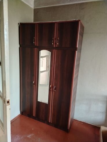 ayaqqabı şkafi: 3 qapılı dərin şkaf
