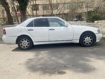 c180 1994: Mercedes-Benz 220: 2.2 l | 1994 il — 4