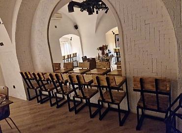 bar stullar: Loft üslubunda masa və stul dəsti. Dəst təbii görünüşlü ağac səth və — 4