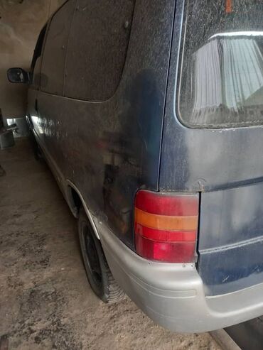 машину хонда: Nissan Serena: 1998 г., 2 л, Механика, Бензин, Минивэн