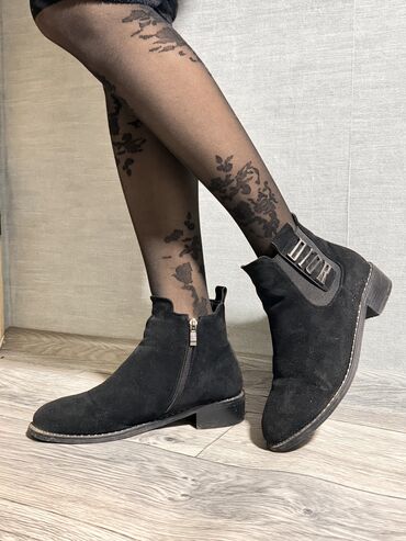 обувь женская сапоги: Ботинки и ботильоны 41, цвет - Черный