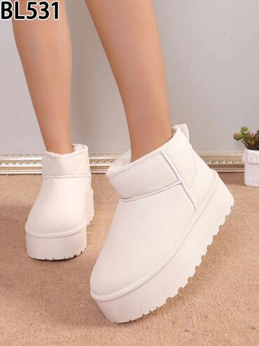 nike tn 40: Ugg mini boots, color - White, 41