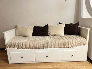 Çarpayılar: İşlənmiş, Təknəfərlik çarpayı, Bazasız, Matras ilə, Siyirməli