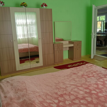 Günlük kirayə evlər: 90 kv. m, 3 otaqlı — 1