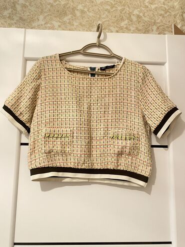 Futbolka və maykalar: Koftanın ölçülər 38-M. L-40 Bədənlərə uyğundu. Materalı əla təzə — 20