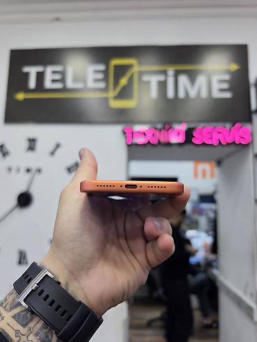 aple 17: IPhone 17 Pro Max, 256 GB, Narıncı, Zəmanət, Simsiz şarj, Face ID — 5