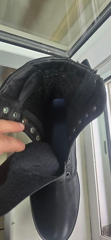 Botinkalar: Təzədir. Qara rəngdədir . İstifadə etmədiyim üçün satıram. 2 letni, 2 — 10