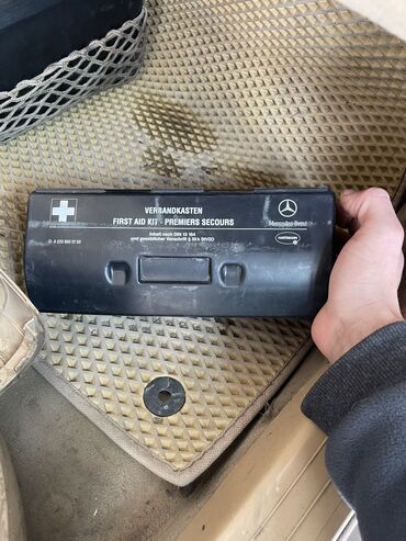 Mercedes-Benz: Mercedes-Benz 220: 2001 г., 5 л, Автомат, Бензин — 8