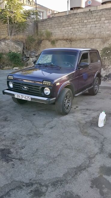 нива на запчасти: VAZ (LADA) 4x4 Niva: 1.7 l | 1998 il 265000 km Ofrouder/SUV