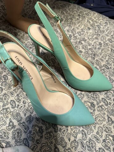 белые туфли: Туфли-лодочки Louis Veronica с открытой пяткой (slingback). - Цвет