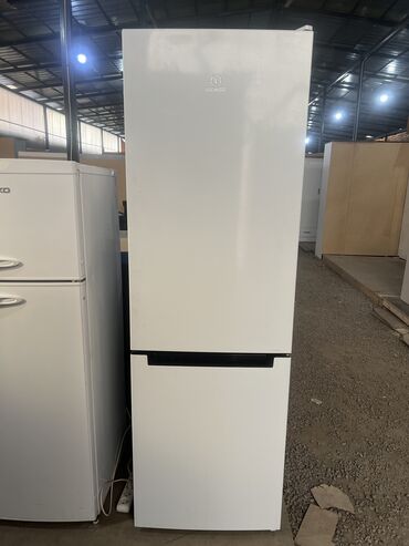 холодильник но фрост: Холодильник Indesit, Б/у, Двухкамерный, No frost, 60 * 185 * 60