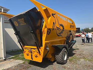 kotanlar traktor: Yem qarışdıran və paylayan. 12 kubluq. Türkiyənin çox keyfiyyətli — 5