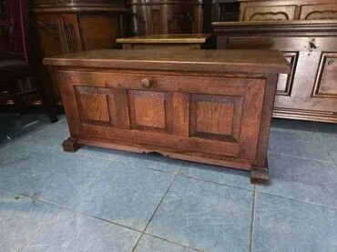 Stilske komode: Skrinja u odlicnom stanju. Duzina 105 cm. Visina 50cm Dubina 45 cm — 1