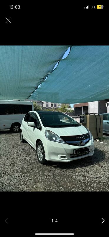 Honda: Honda Jazz: 2011 г., 1.3 л, Вариатор, Гибрид, Хэтчбэк