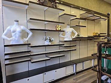 Оборудование для магазинов: Butik üçün tam vitrin və mebel sistemi Tərkib: - Qızılı metal — 9
