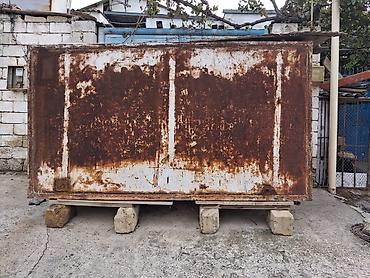 konteyner satıram: 7.68 ton su tutur. eni 1.60, hündürlüyü 1.60, uzunluğu 3 metrdir — 1