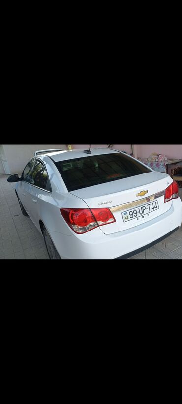 şəkidə satılan maşınlar: Chevrolet Cruze: 1.4 l | 2014 il | 190133 km Sedan