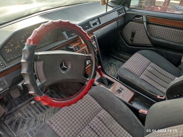бензо касилка: Mercedes-Benz 230: 1991 г., 2.3 л, Механика, Бензин, Седан
