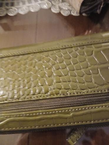 afrodita torbe: GUESS ženski novčanik – maslinasto zelena boja, kroko tekstura - — 4