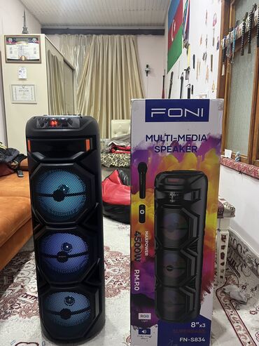 musiqi mərkəzi: Telefon ustada olmayıb zavodı sadece cızıqları var sekilde tam aydın