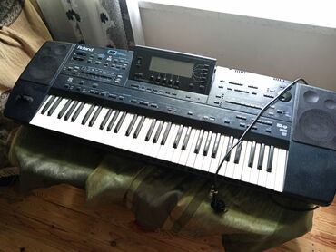 sintezator yamaha: Синтезатор, Roland