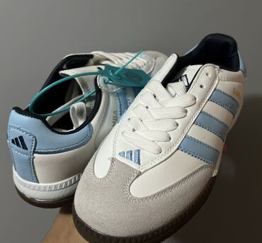 Кроссовки и спортивная обувь: Кроссовки и кеды из подборки на фото. 1) Adidas Samba - Классический — 2