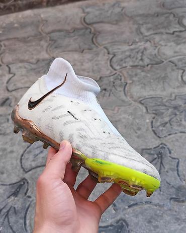 buts nike: Nike Phantom Luna Elite DF FG futbol butsası. Salamm Butsii — 1