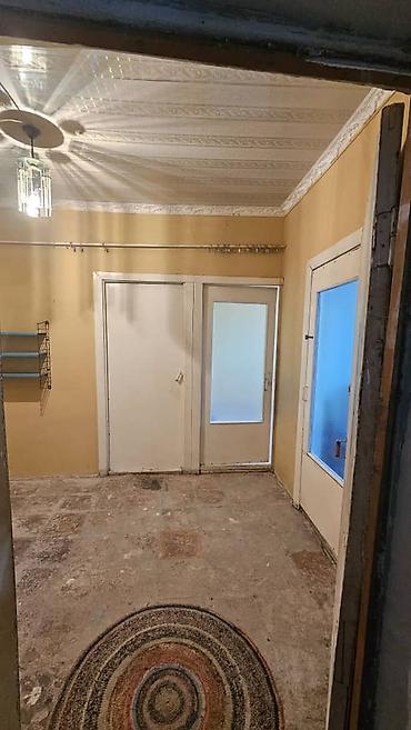 кафе ош: 2 бөлмө, 48 м², 4 кабат, Эски ремонт — 4