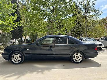 Mercedes-Benz: Mercedes-Benz E 320: 2 l | 1996 il Sedan — 5