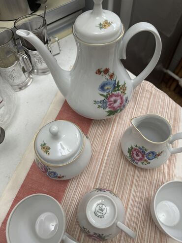 Наборы посуды: Срочно ‼️ Сервиз советский Сервантное хранение Есть другие виды — 10