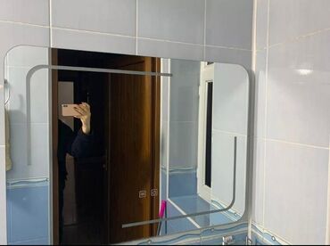 услуга ремонт генератора: Düzbucaqlı formalı, küncləri yuvarlaqlaşdırılmış güzgü. Hamam otağı və