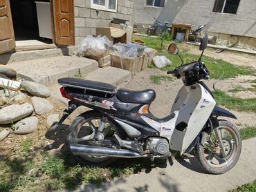 Скутеры: Скутер Suzuki, 125 куб. см, Бензин, Б/у