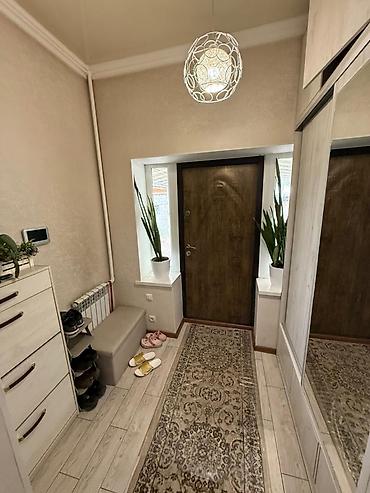 Продажа коттеджей и домов: 6 комнат и более, 220 м², 4 соток, Бишкек, Собственник — 14
