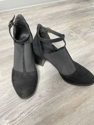 черная обувь: Продам за 300с, 38размер