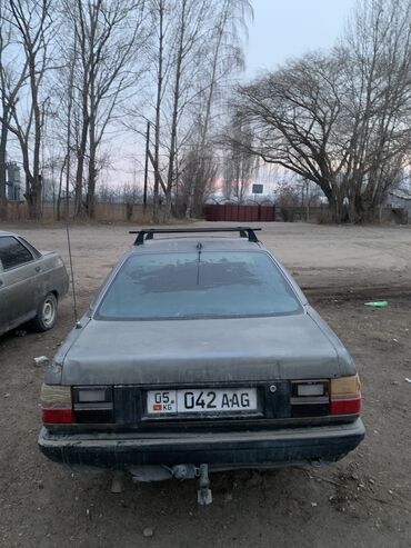 Audi 100: 1988 г., 1.8 л, Механика, Газ, Седан