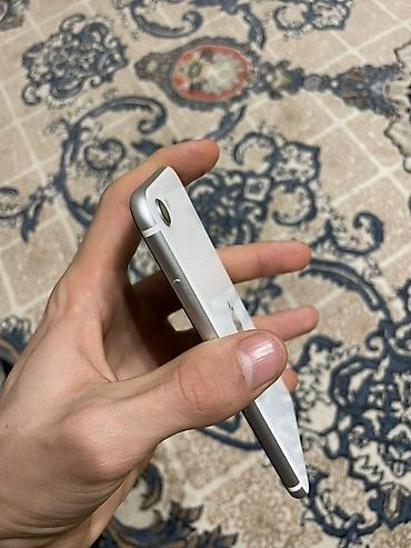 Apple iPhone: IPhone SE 2020, Ağ, Barmaq izi — 3