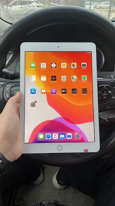 Планшеты: Планшет, Apple, память 128 ГБ, 9" - 10", Wi-Fi, Б/у, Классический цвет - Золотой — 1
