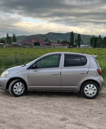 Toyota: Toyota Vitz: 2003 г., 1.3 л, Автомат, Бензин, Хэтчбэк