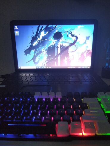toshiba qosmio: 4 GB, 15.6 "