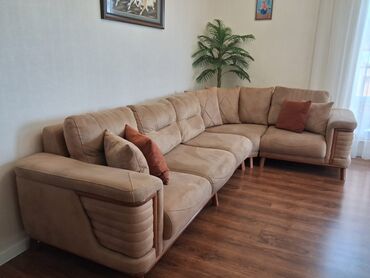 Masalar və oturacaqlar: Künc divan, İşlənmiş, Açılmayan, Bazasız