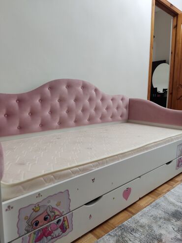 дешевые односпальные кровати с матрасом: Односпальная кровать, Для девочки, Б/у