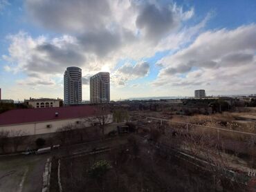 Kommersiya daşınmaz əmlakının satışı: Nargilə dairəsi yaxınlığında,Mirvari şadlıq sarayının yanında,sahəsi — 9