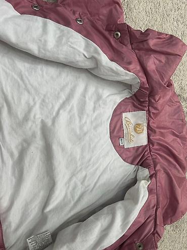 Üst geyimləri: Her ikisi az geyinilib,rossıyadan alınıb,qıw kurtkası ve nazık — 5