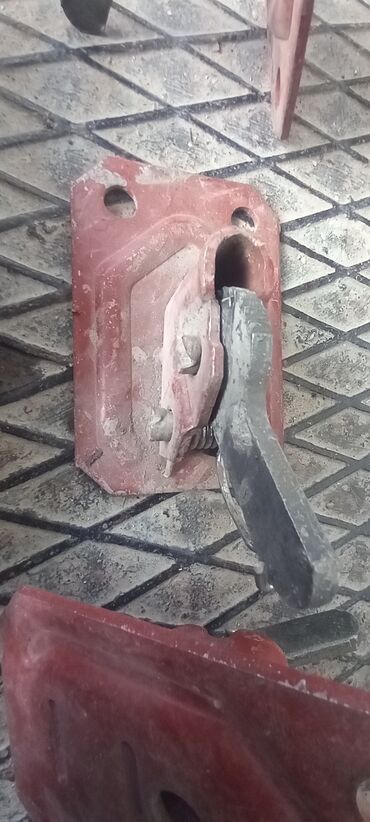 Digər texniki əl alətləri: Telfer və apalovka tutacağları - Şamaxinkada sürücüyə 40 manat verib — 17