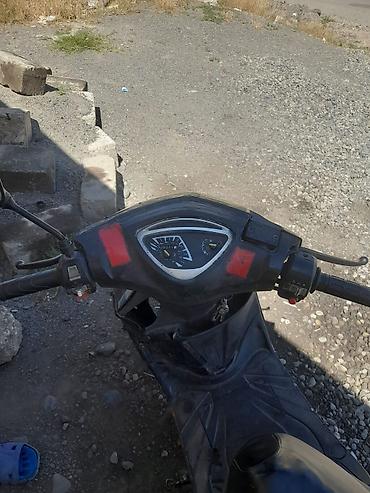 yamaha su motoru: Şəhərdaxili sürüş üçün kompakt skuter - Yanacaq növü: benzin - Gövdə — 3